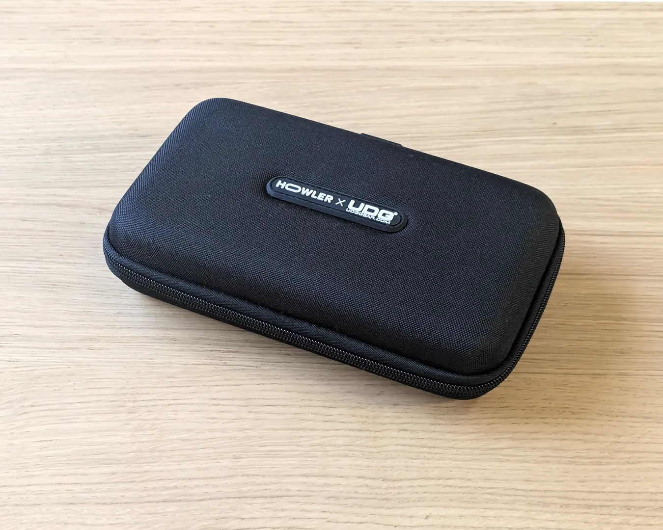 Estuche protector para DJ Howler x UDG